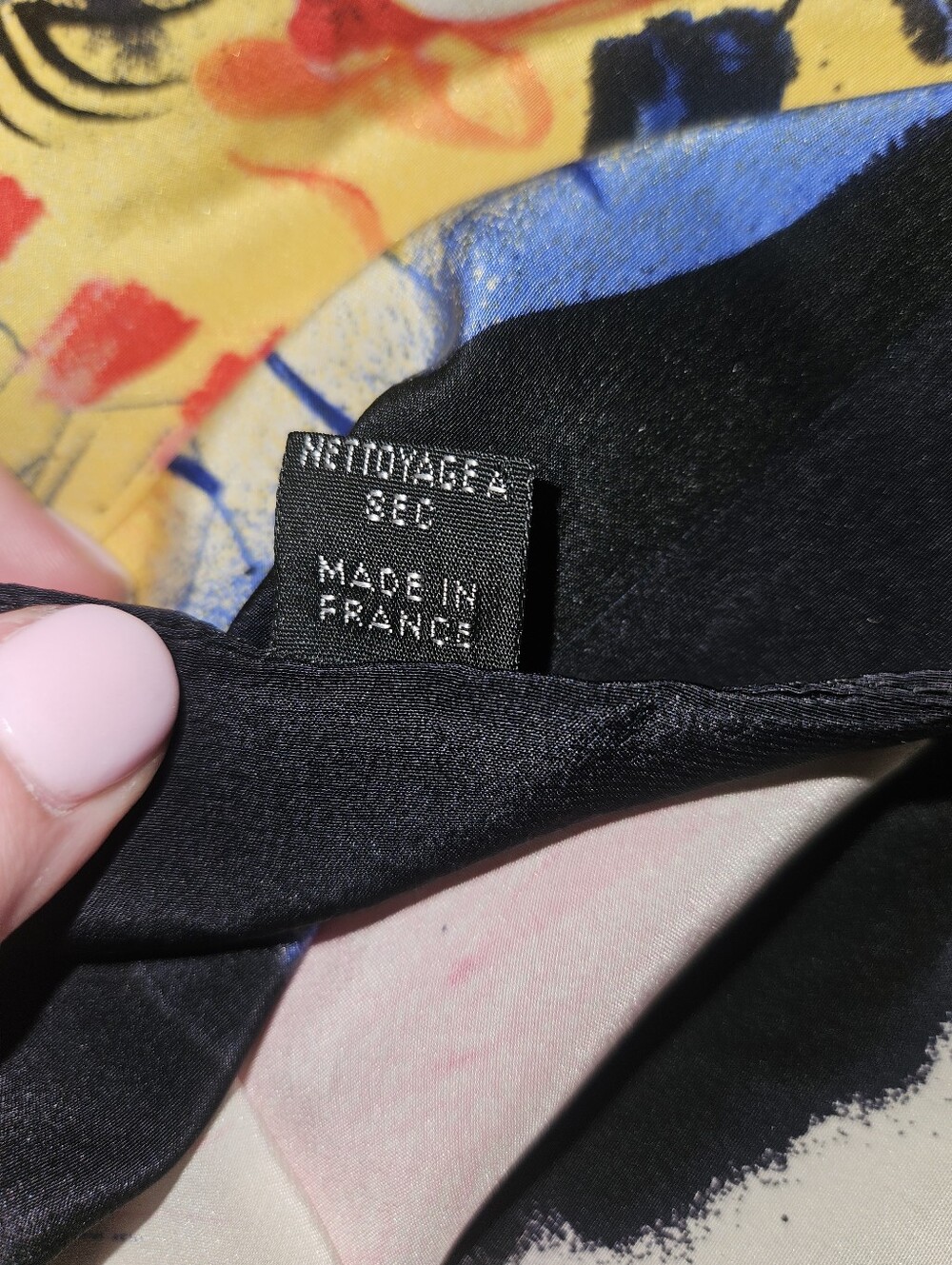 Limited Edition Australian Artists‎ Collection Charles Blackman Silk Scarf - Picture 5 of 7